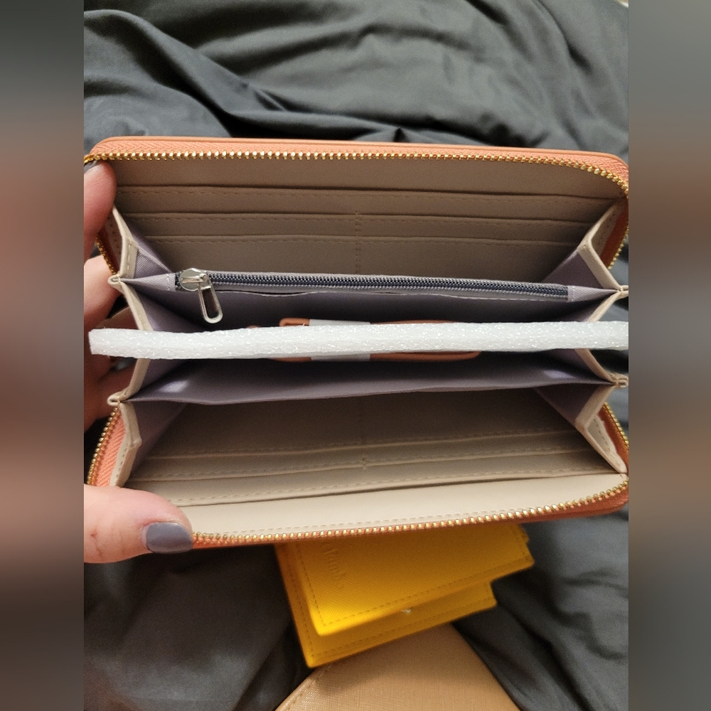 Wallet Bundle - Picture 2 of 4